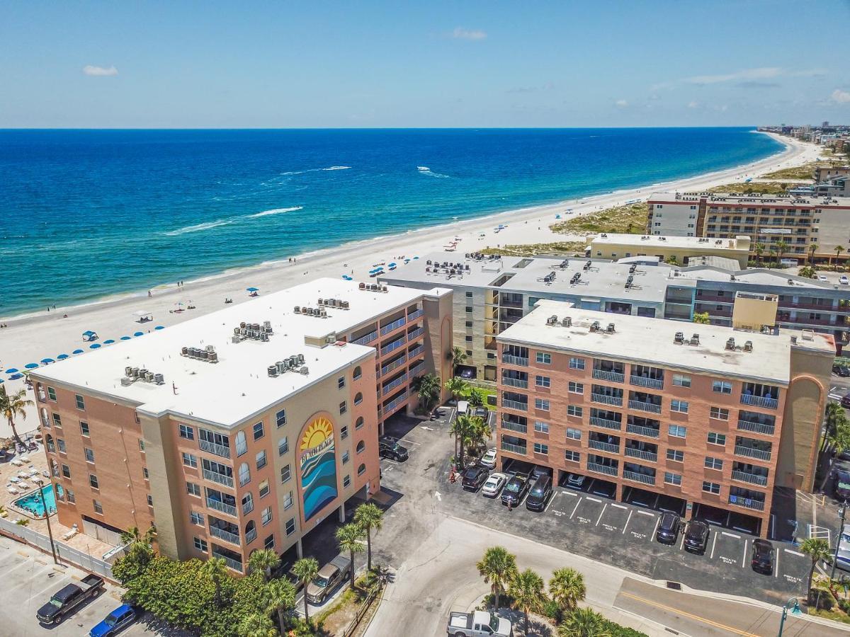 401 Beach Place Condos St. Pete Beach Esterno foto