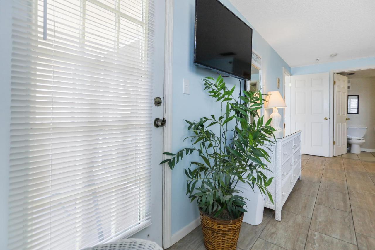 401 Beach Place Condos St. Pete Beach Esterno foto