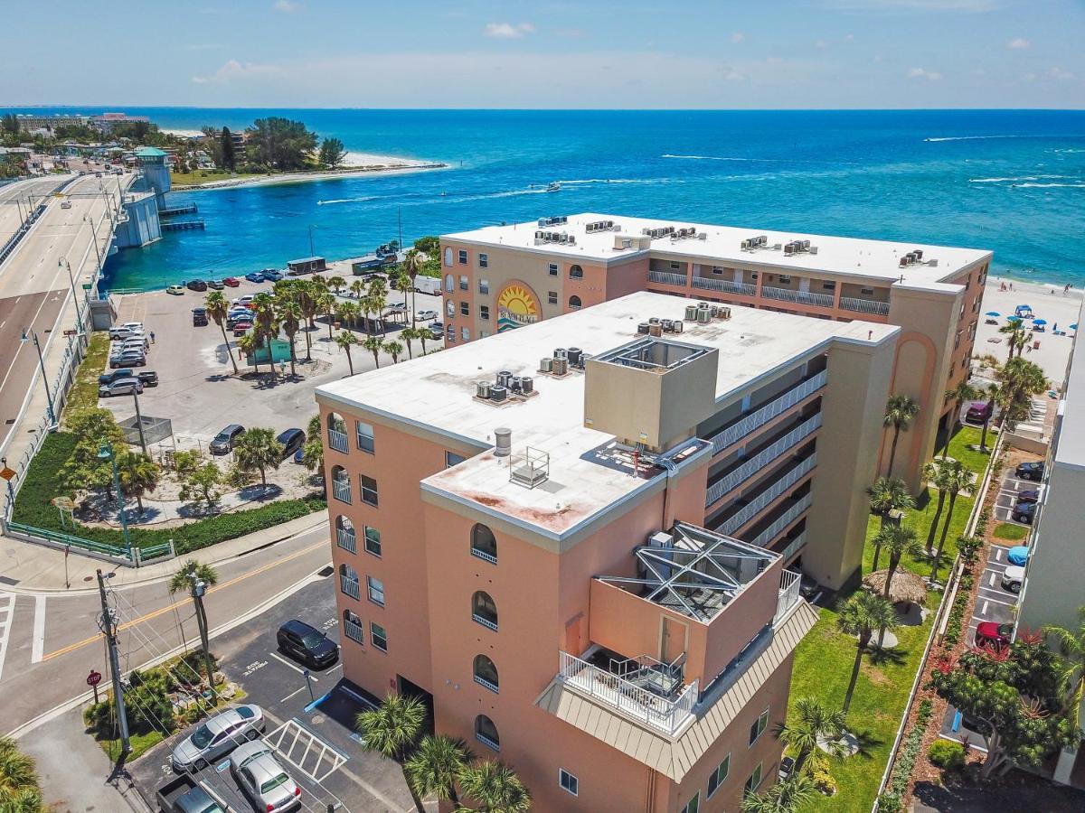 401 Beach Place Condos St. Pete Beach Esterno foto