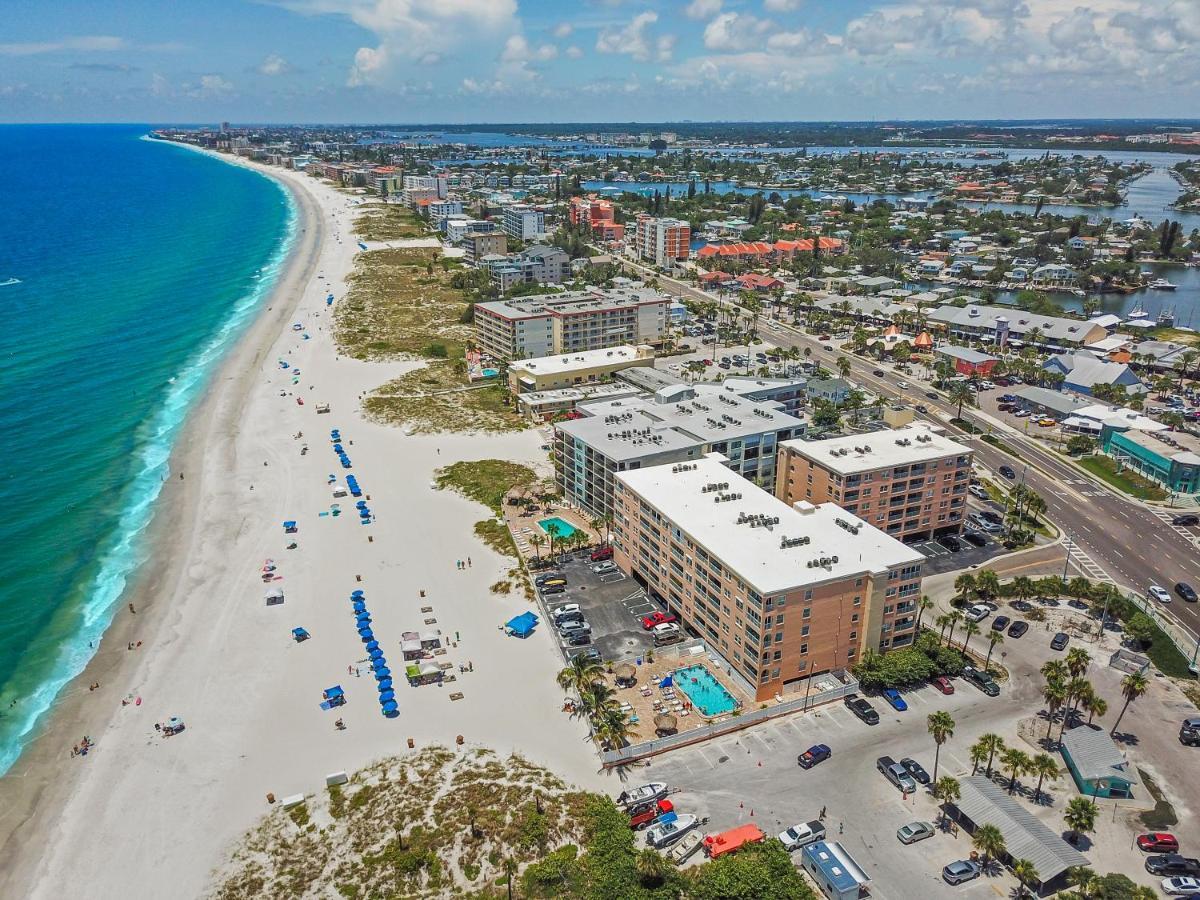 401 Beach Place Condos St. Pete Beach Esterno foto